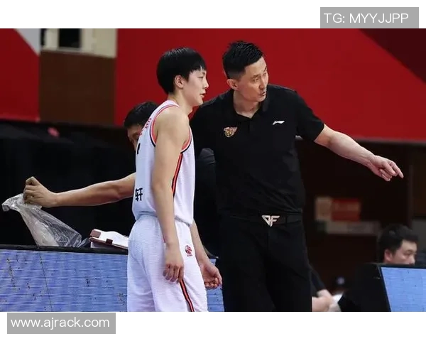 姚明从篮球新星到国际巨星的奋斗历程与心路历程探析 姚明从篮球新星到国际巨星的奋斗历程与心路历程探析