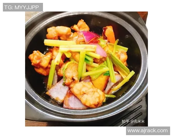 姚明品尝猪蹄的独特体验与美食背后的文化故事