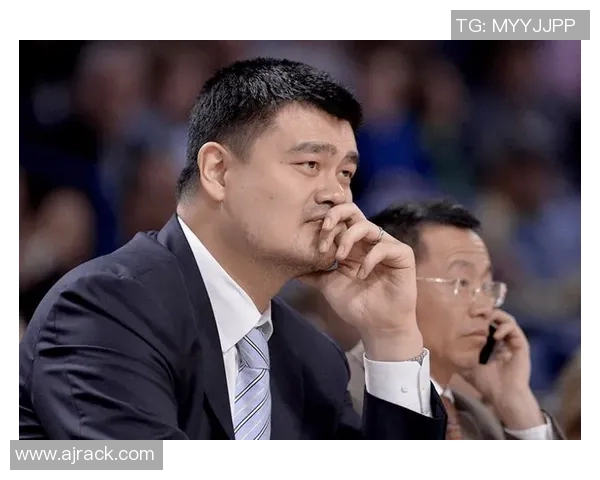 姚明在荒岛上的奇遇记：从篮球巨星到生存专家的转变之旅
