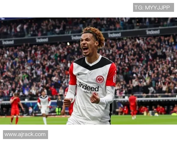 法兰克福抢分成功,德甲卫冕梦路障重重 法兰克福抢分成功,德甲卫冕梦路障重重